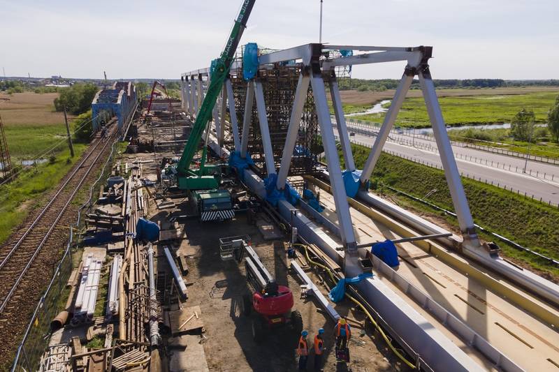Trwa budowa pierwszego mostu w Uhowie na modernizowanej linii Rail Baltica