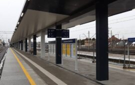 Podróżni korzystają z nowego peronu i tunelu na stacji Czechowice-Dziedzice