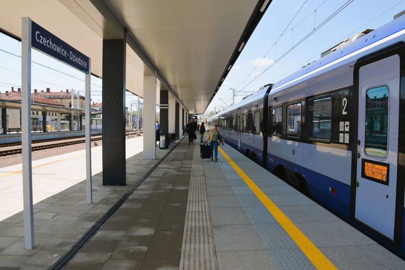 Czechowice-Dziedzice: pociąg PKP IC skierowany na zły tor