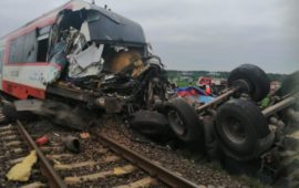 Wielkopolskie: 14 osób rannych w zderzeniu szynobusa z ciężarówka