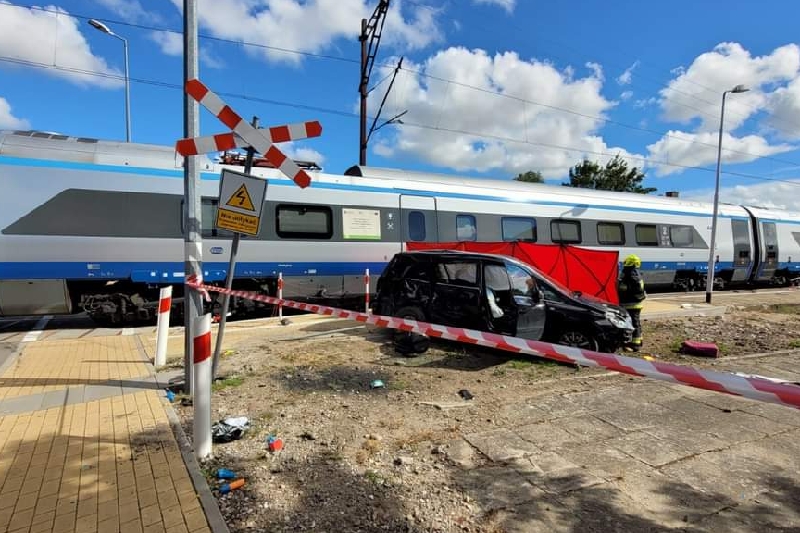 Zachodniopomorskie: tragiczny wypadek na przejeździe kolejowym
