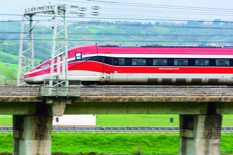 Hitachi Rail sfinalizowało przejęcie od Alstom platformy pociągów ETR 1000