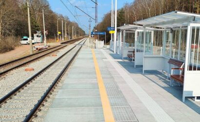 Nowe perony w Kamionkach Jezioro i Rychnowie Wielkim poprawiły dostęp do kolei