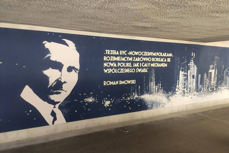 Wizerunek Romana Dmowskiego ozdobił tunel na stacji Warszawa Wschodnia