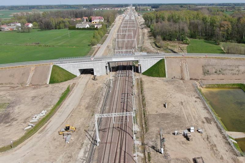 Przybywa bezkolizyjnych skrzyżowań na podlaskim odcinku linii Rail Baltica