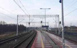 Na linii Ocice – Rzeszów wywieszono już ok. 70 km nowej sieci trakcyjnej