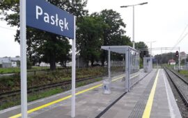 W Pasłęku podróżni korzystają z przebudowanego peronu