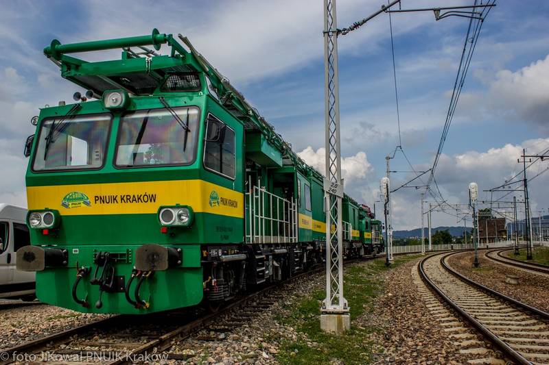 Spółki zależne PLK kupiły 5 pociągów sieciowych za około 40 mln zł