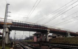 Półmetek prac przy budowie wiaduktu w Skierniewicach