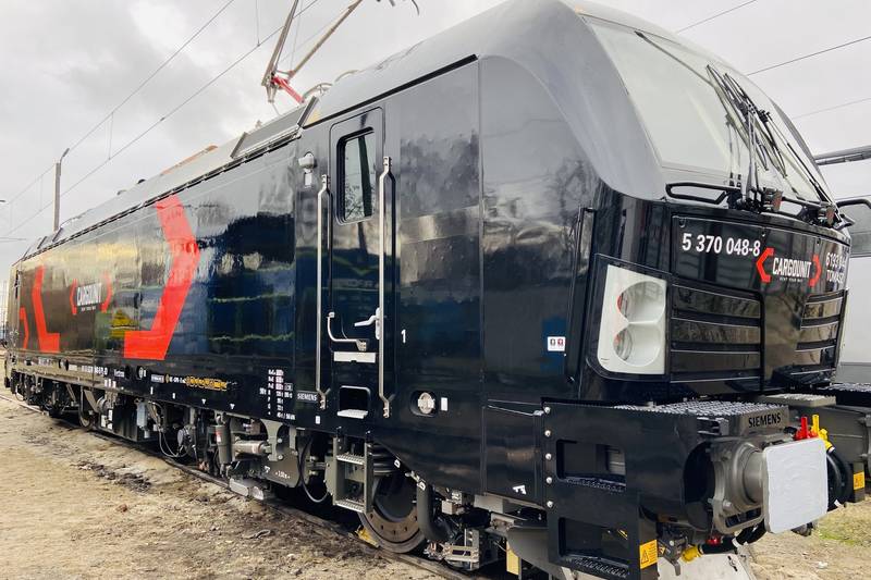 CARGOUNIT odbiera Vectrony i kupuje nowe lokomotywy Smartron na rynek rumuński