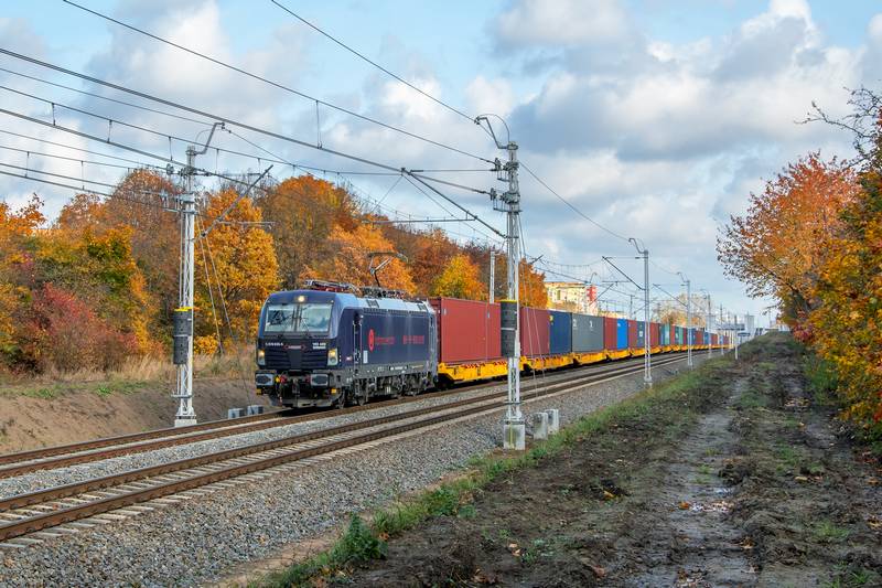Blisko 6,7 mln ton osiągnęła masa w kolejowych przewozach intermodalnych w III kwartale 2021 r. 