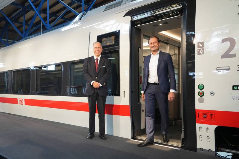 DB i Talgo zaprezentowały pierwszy wagon nowego pociągu ICE L [GALERIA]