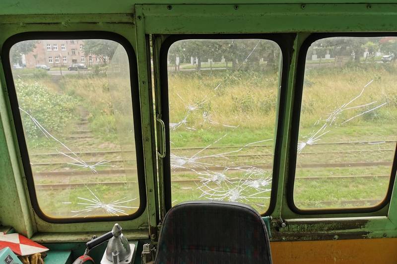 Dwaj ośmiolatkowie zdewastowali lokomotywę koszalińskiej wąskotorówki