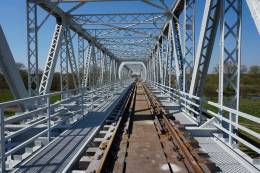 Most_kolejowy_nad_Wieprzem__odnowiona_stalowa_konstrukcja__na_ktorej_sa_tory_Fot._Anna_Hampel__PKP_PLK_S.A.