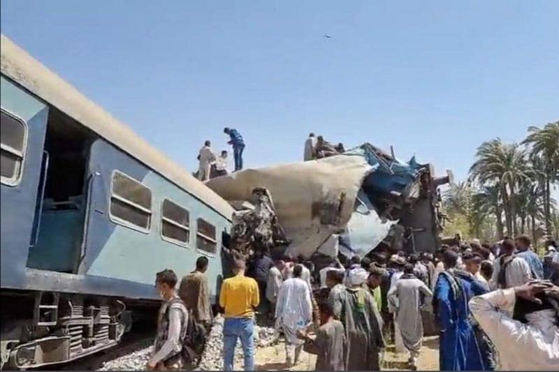 Egipt: 32 zabitych i ponad 100 rannych w zderzeniu pociągów