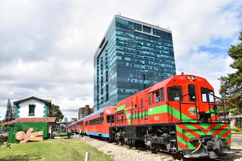 Kolumbia: ostatni pociąg w krainie kontrastów
