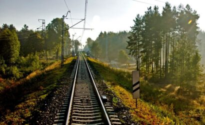 Podpisano umową na projekt budowy nowej linii łączącej Przasnysz z Warszawą