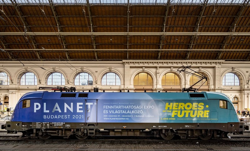 Zaprezentowano lokomotywę promującą Planet Budapest 2021