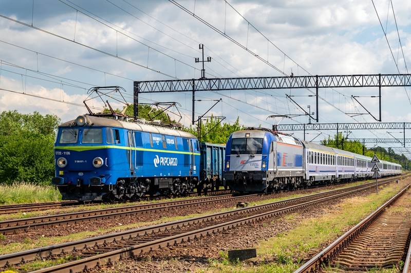 UTK opublikował sprawozdanie z funkcjonowania rynku transportu kolejowego w 2021 r.
