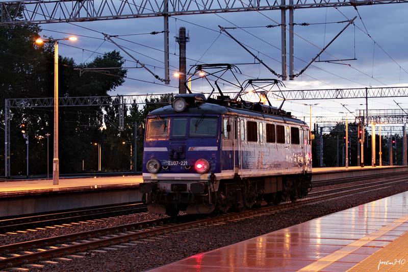 PKP Intercity chce sprzedać 8 lokomotyw EU07
