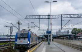 PKP IC wypłaciło pasażerom prawie 60 tys. zł za opóźnienia pociągu Wawel