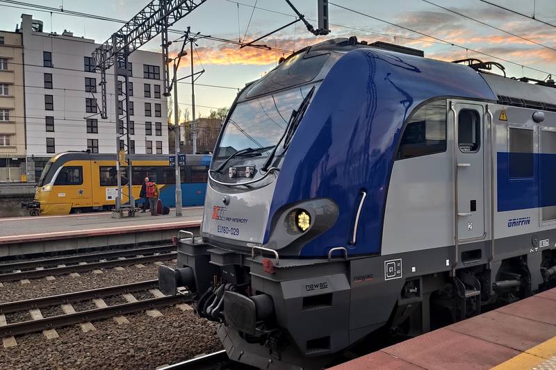 Punktualność pociągów pasażerskich w III kwartale 2021 r.