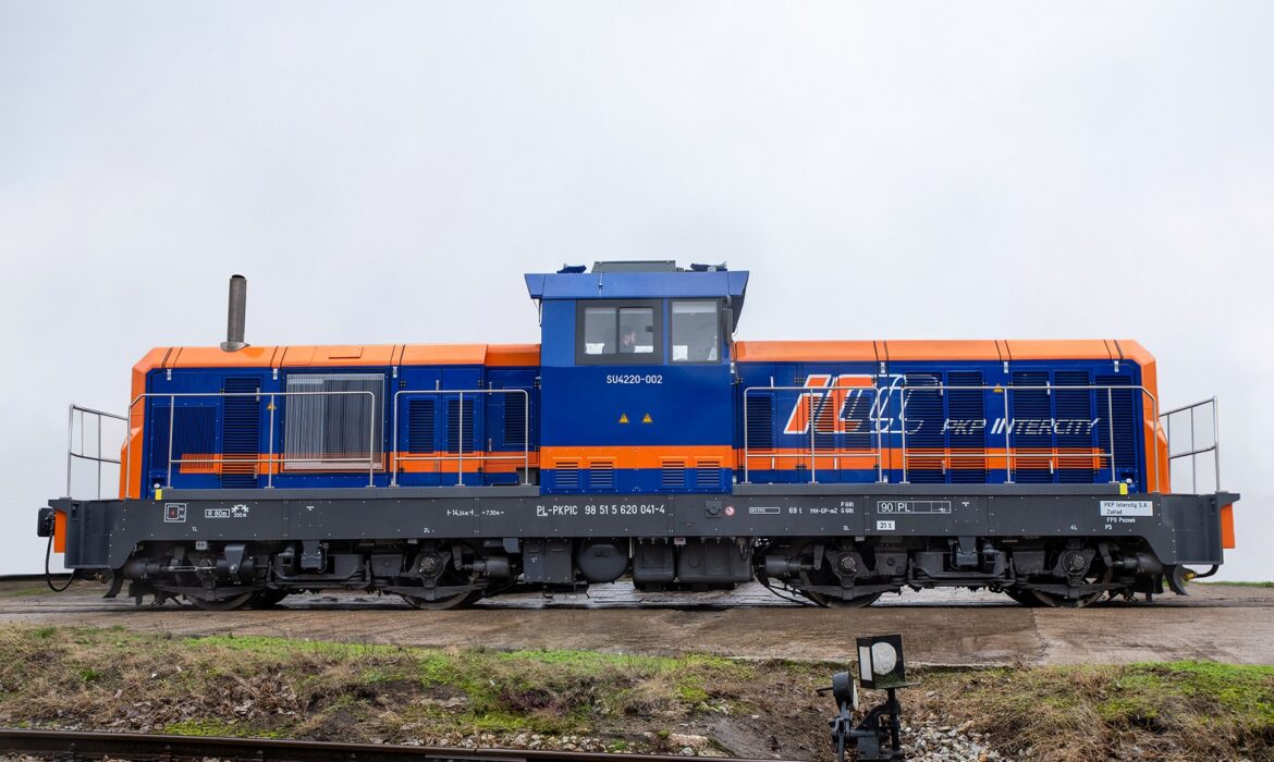 Pierwsze zmodernizowane lokomotywy SM42 już w PKP Intercity