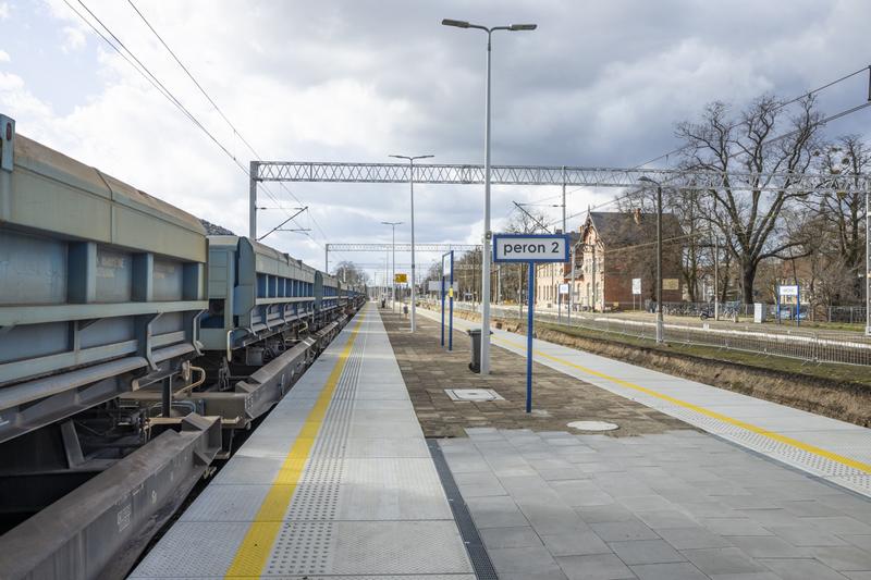 Trwa przebudowa stacji we Wronach