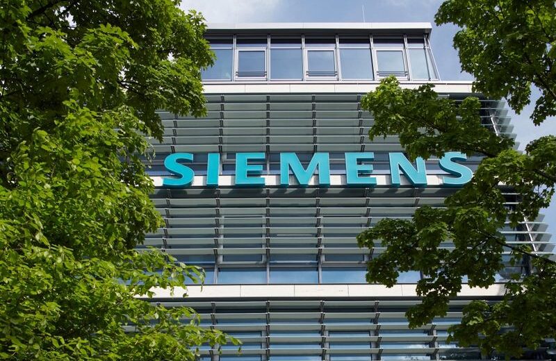 Siemens zlikwiduje działalność w Rosji