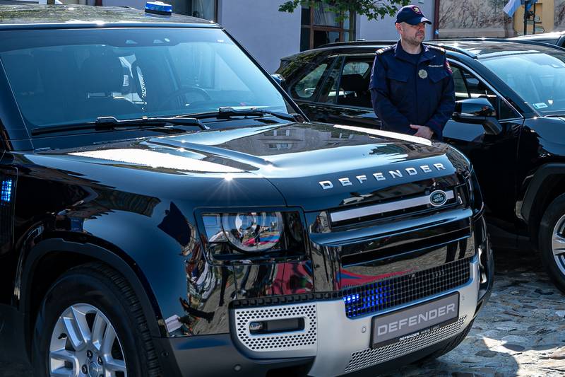 Nowe Land Rovery Defender w Straży Ochrony Kolei