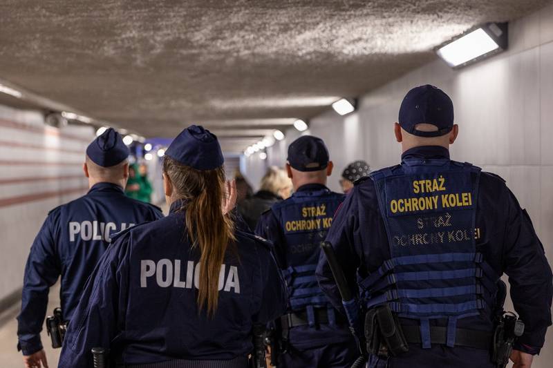 Szczecin: 22-latek miał narkotyki i był poszukiwany przez prokuraturę