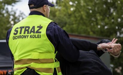 Funkcjonariusze SOK zatrzymali kuriera przewożącego nielegalnych imigrantów