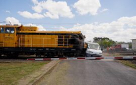 Ambasadorzy Bezpieczeństwa apelują o zachowanie szczególnej ostrożności na przejazdach kolejowych