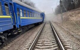 Ukraina: pocisk uszkodził tor. Wykoleił się pociąg pasażerski