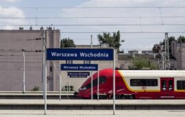PKP PLK usuwają usterkę wyświetlaczy na Warszawie Wschodniej i Stadion